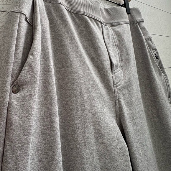 Vuori Coronado Track/Jogger Pull On Pants in Light Heather Gray, Size M - Picture 10 of 16